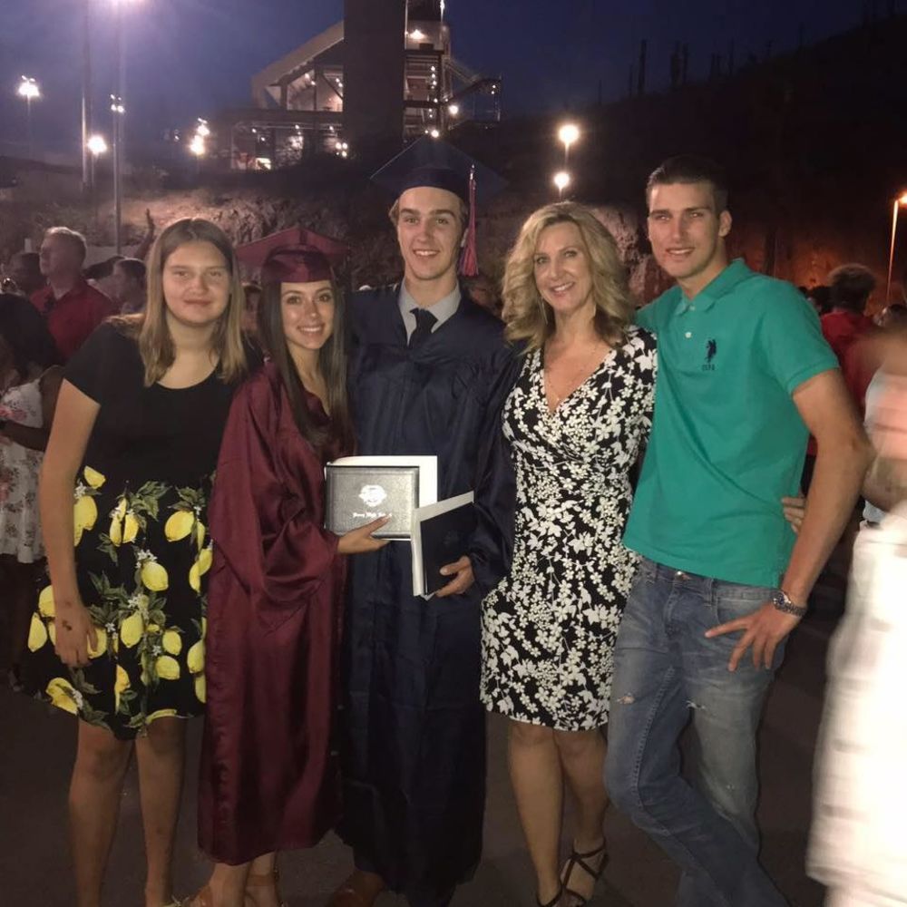 Meet your Posher, Holly